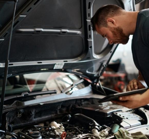 Préparation voiture avant le contrôle technique 