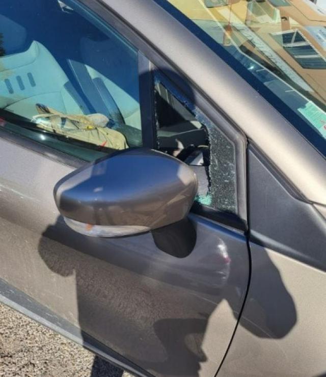 Réparation de vitre côté sur Renault CAPTUR